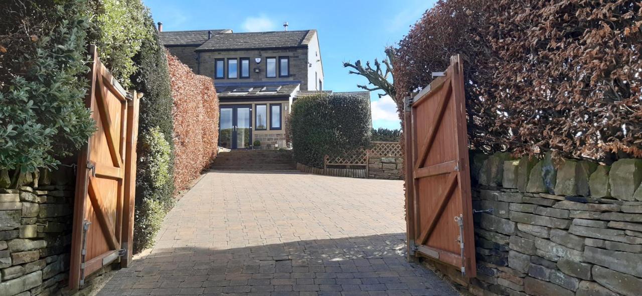 Lane End Cottage Holmfirth - Panoramic Views, Modernised With Offroad Parking Экстерьер фото